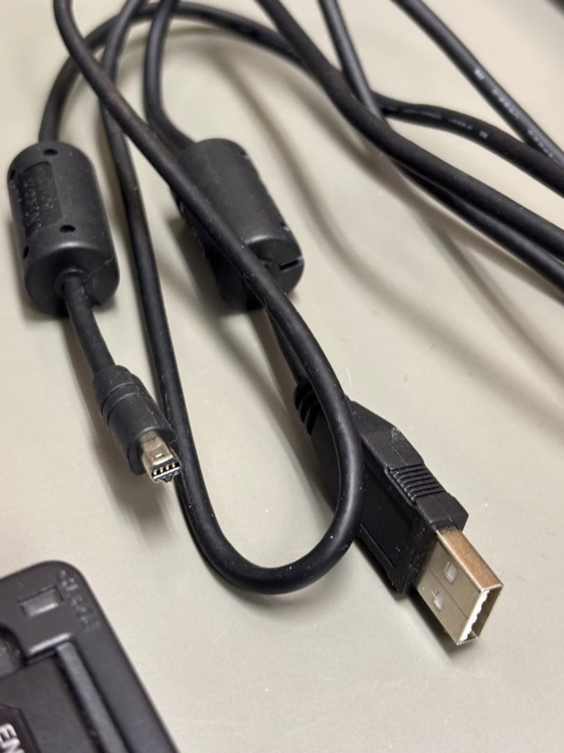 ニコンCOOLPIX 5000コンパクトデジタルカメラ バッテリ ワイコンUSB