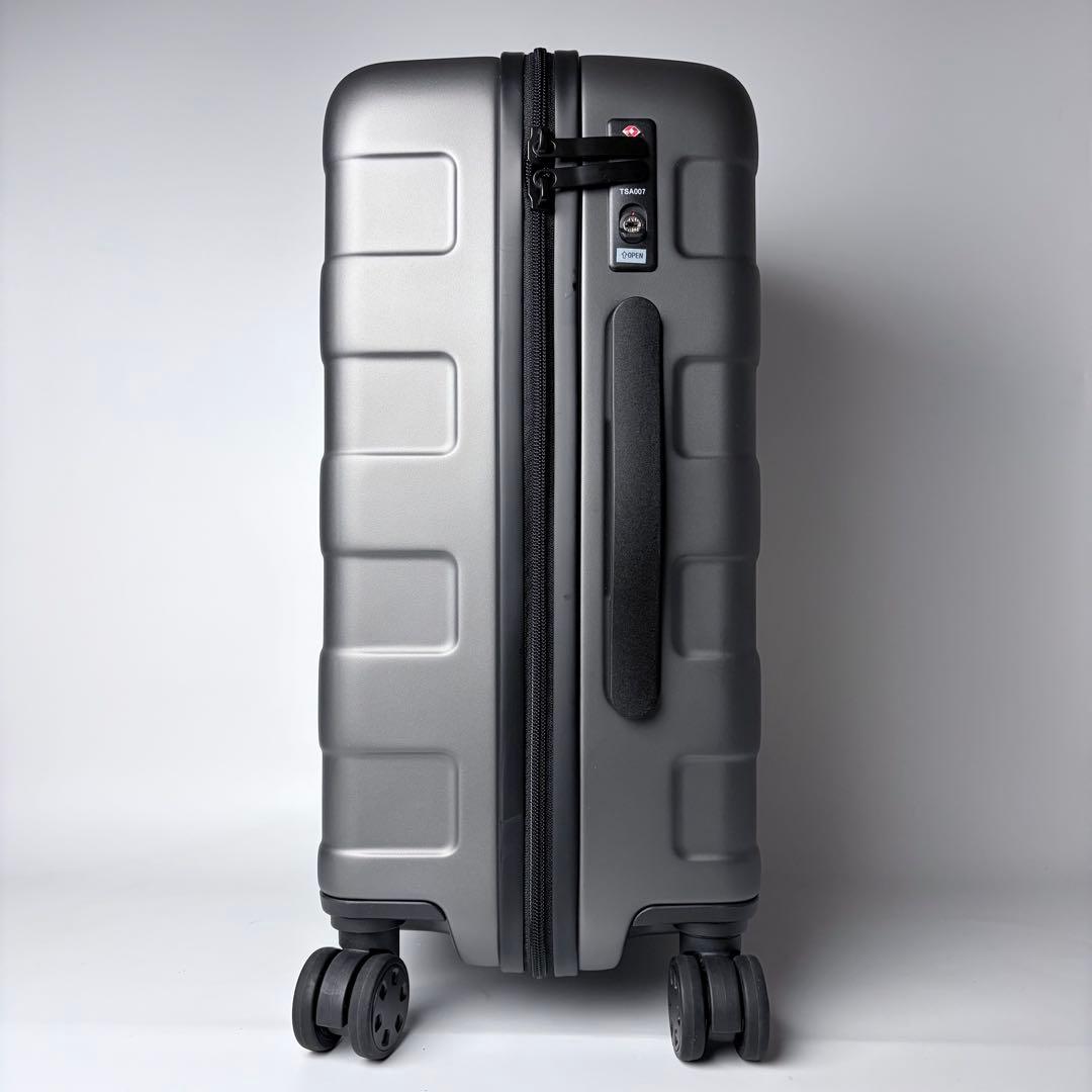 無印良品　バーを自由に調節できるキャリーケース36Lストッパー付き機内持ち込み