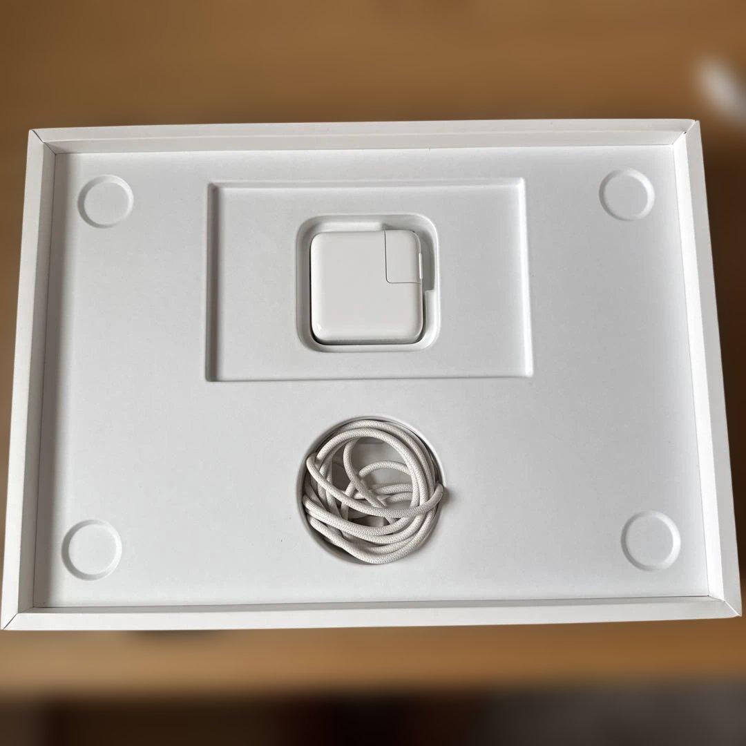 Apple MacBookAir M2 13.6インチ　8GB 256GB