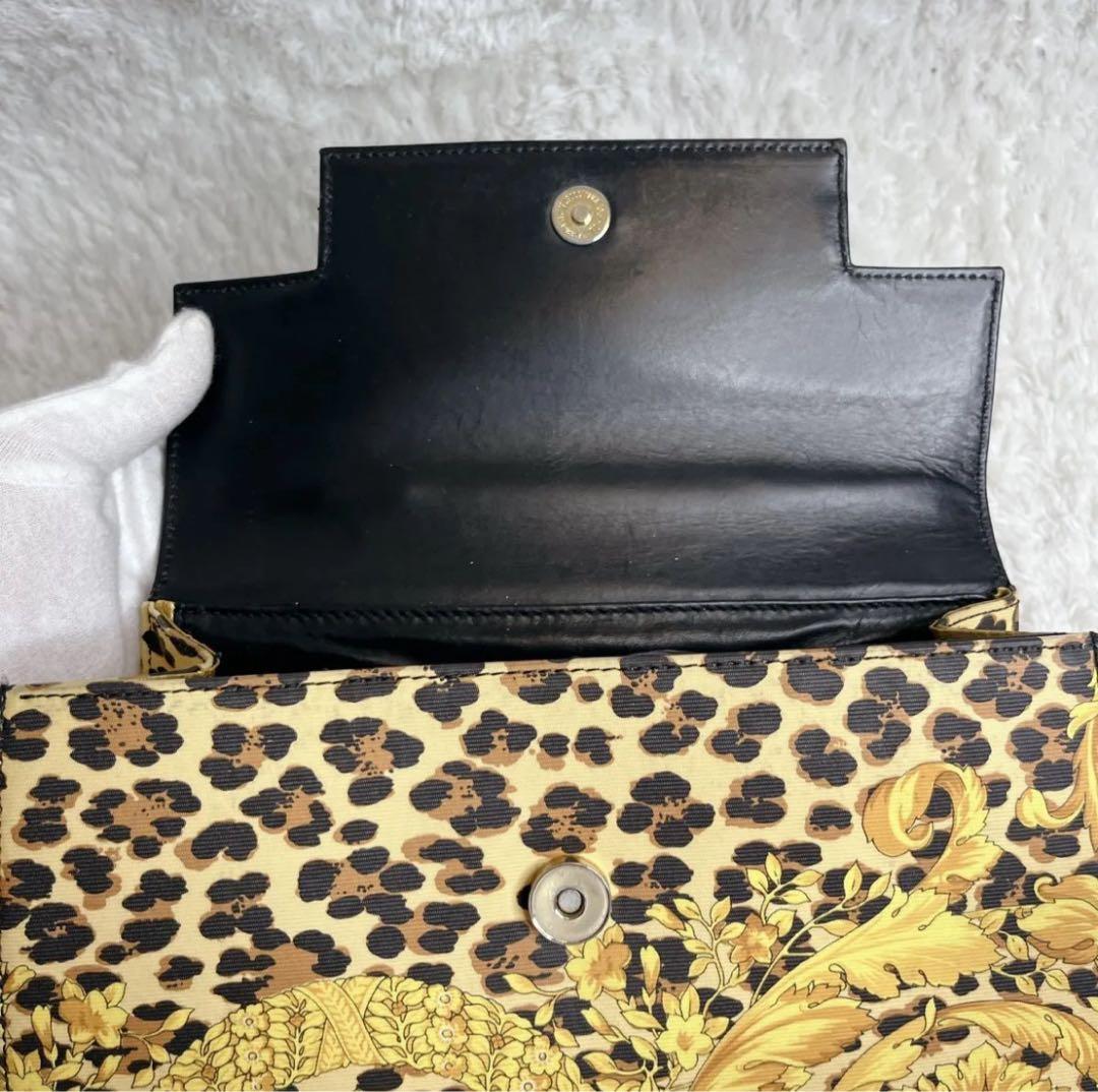 ジャンニヴェルサーチェ 太陽神 ハンドバッグ 自立 総柄 メデューサ レザー