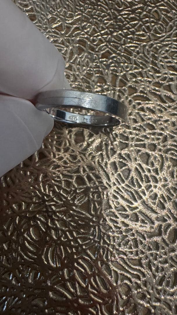 小粒ダイヤモンド　リング