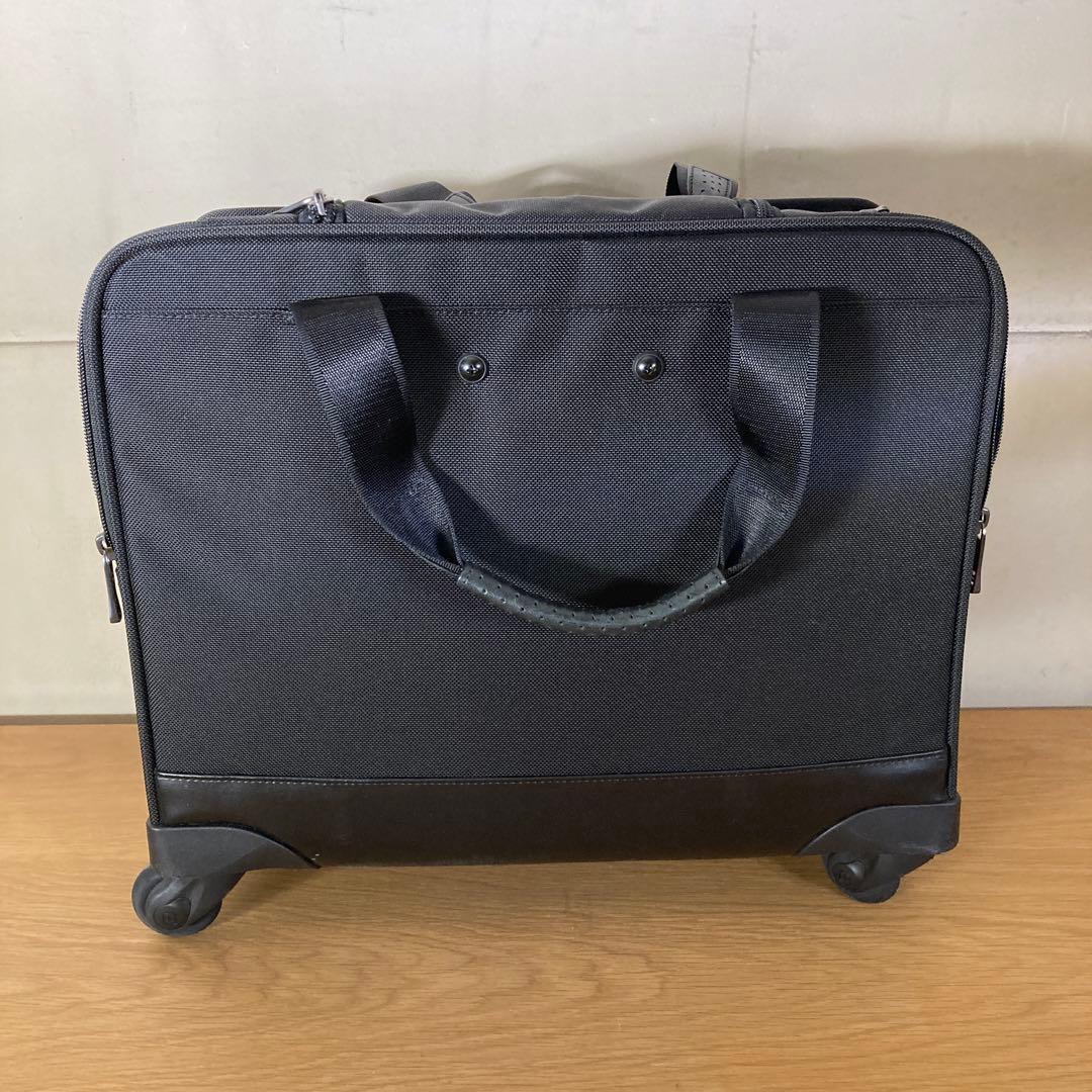 VICTORINOX 四輪キャリーバッグ　Architecture 3.0