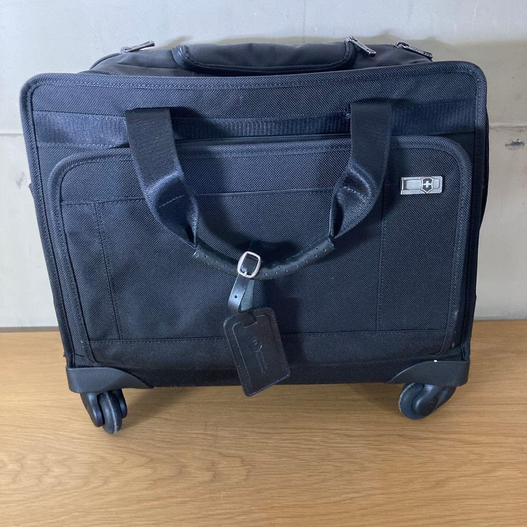 VICTORINOX 四輪キャリーバッグ　Architecture 3.0