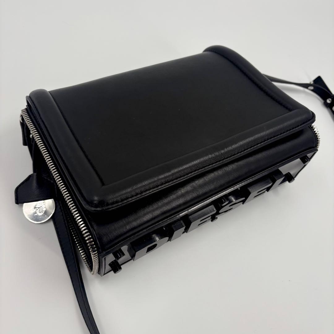 美品　DIESEL ディーゼル ショルダーバッグ レザー 黒 斜め掛け 834