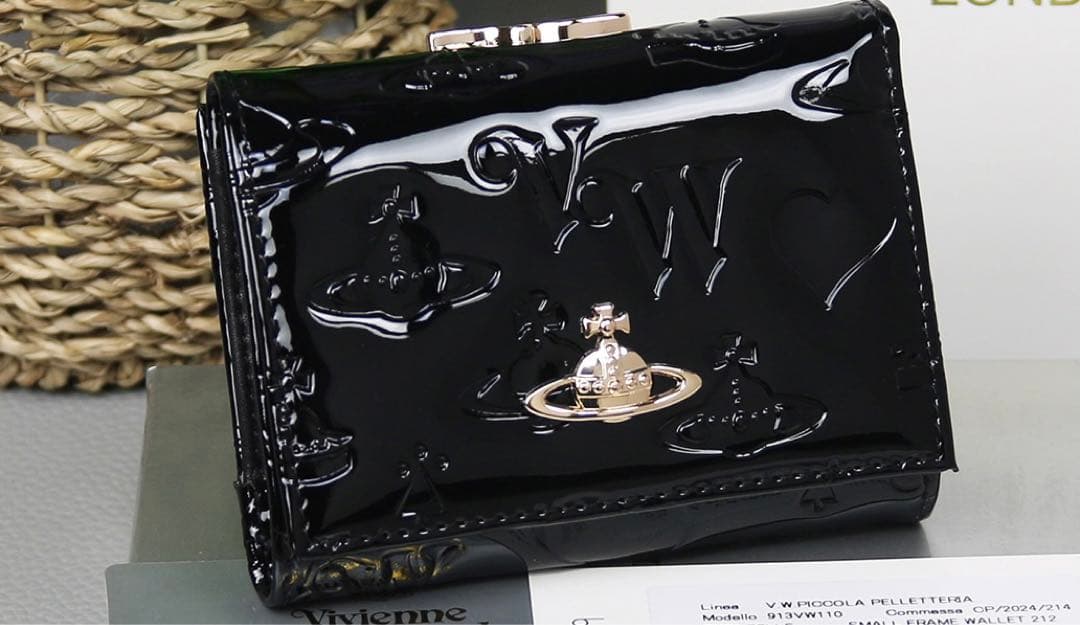 エナメル三つ折り財布 ブラック-110