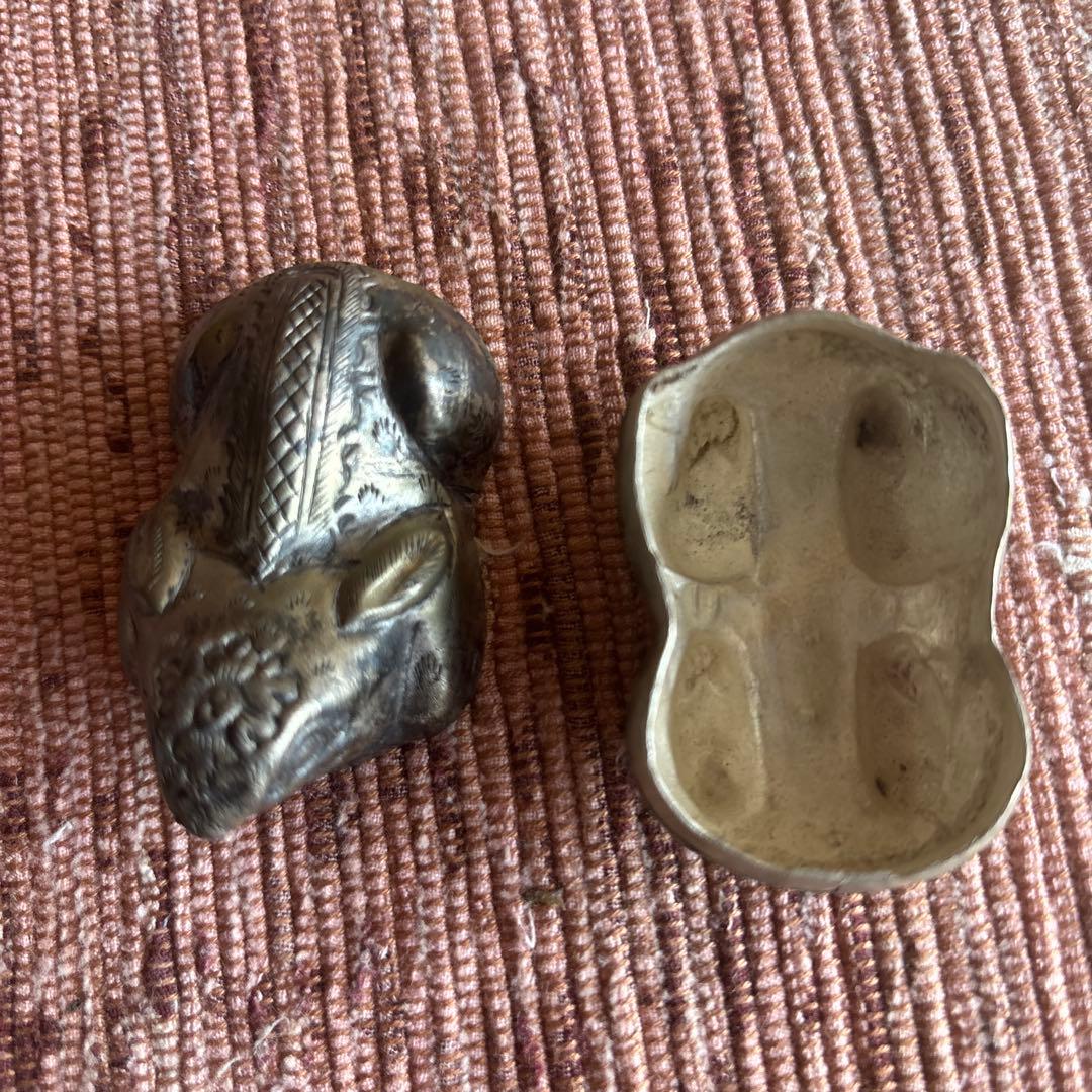 金属製 ウサギの彫刻 小型