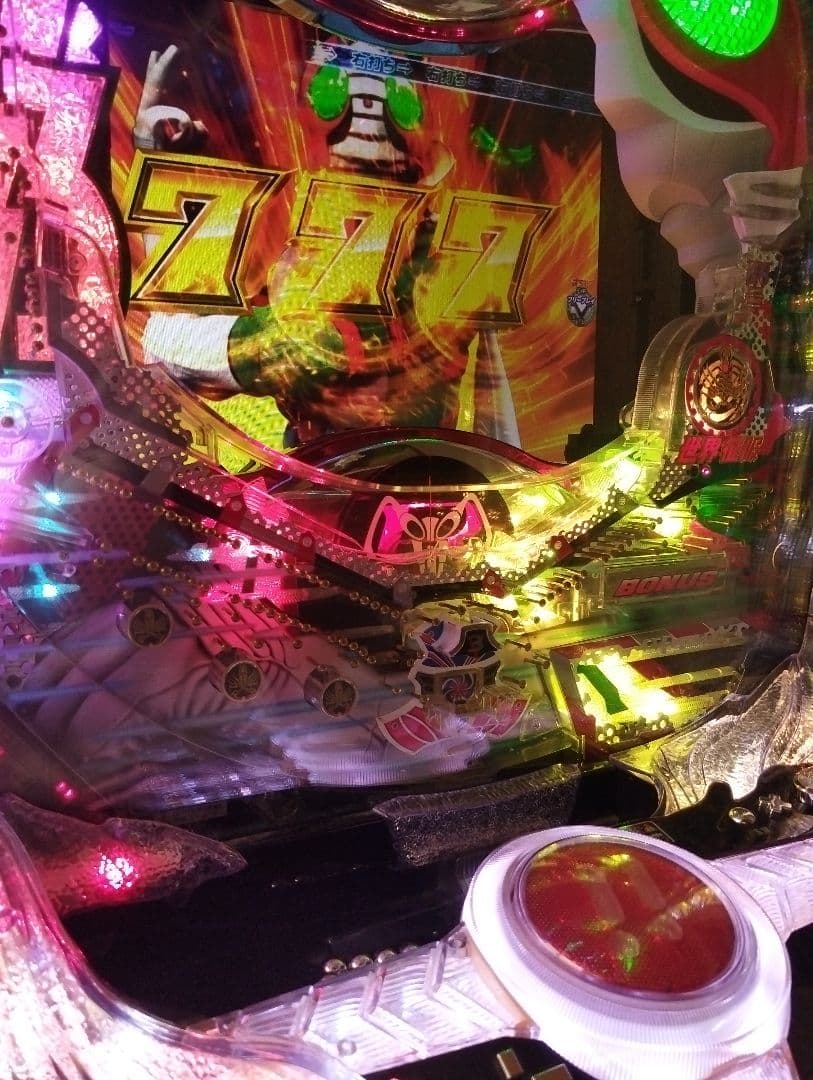 パチンコ仮面ライダー　V3 実機　 自動循環器内蔵　キャスター付き