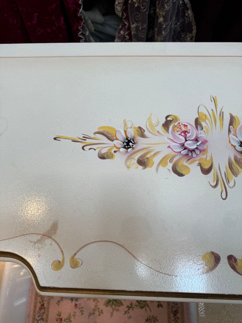 ロココ調　テレビ台