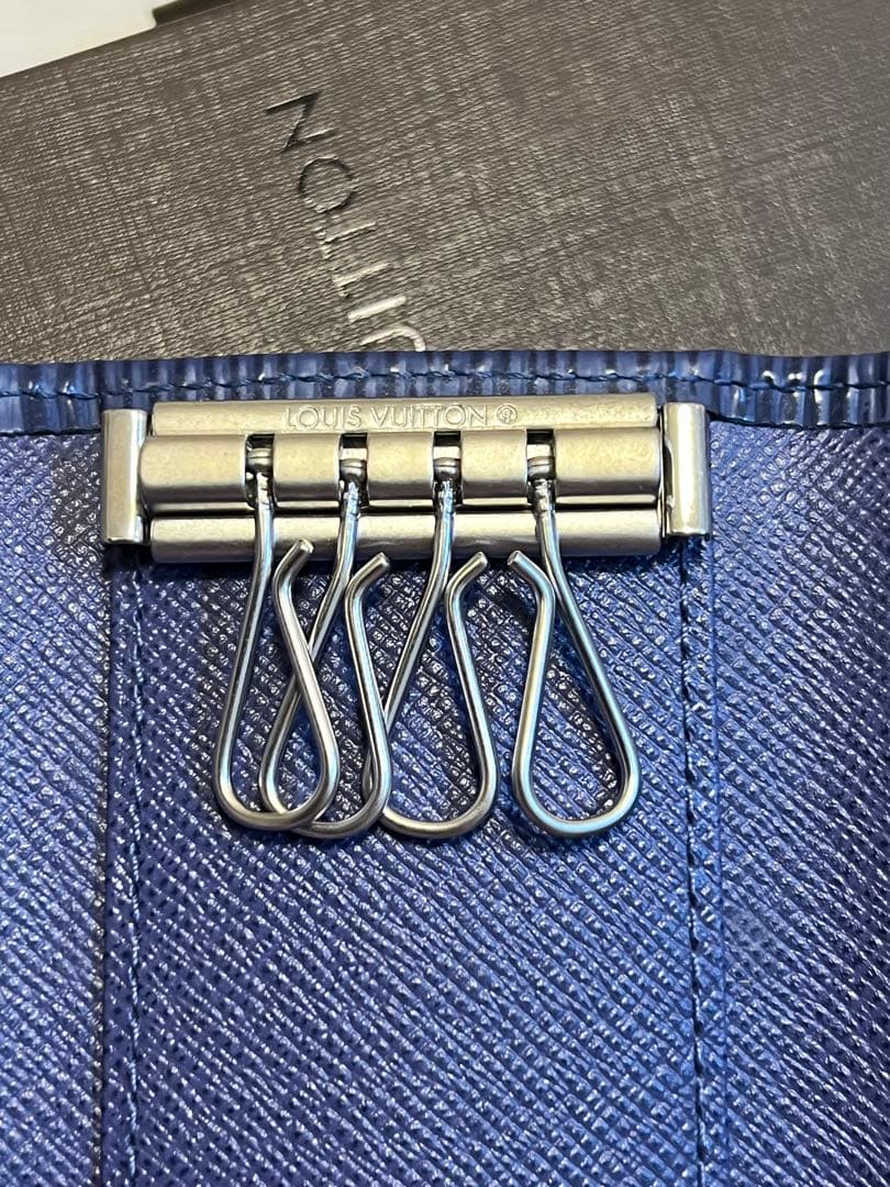 ルイヴィトン エピ キーケース 未使用 ミュルティクレ4 箱・袋付 美品