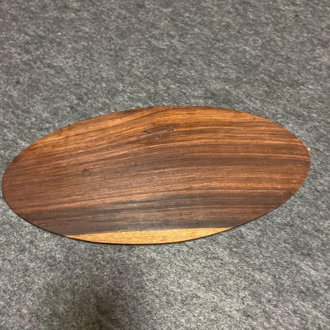 インドネシア　木製象彫刻楕円形プレート　飾り立て付き