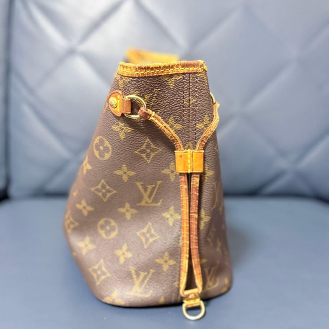 ハンドバッグ　LOUIS VUITTON ネヴァーフル