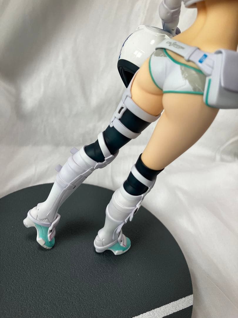 初音ミク レーシングミク　2014 EV MIRAI ver.1/7フィギュア