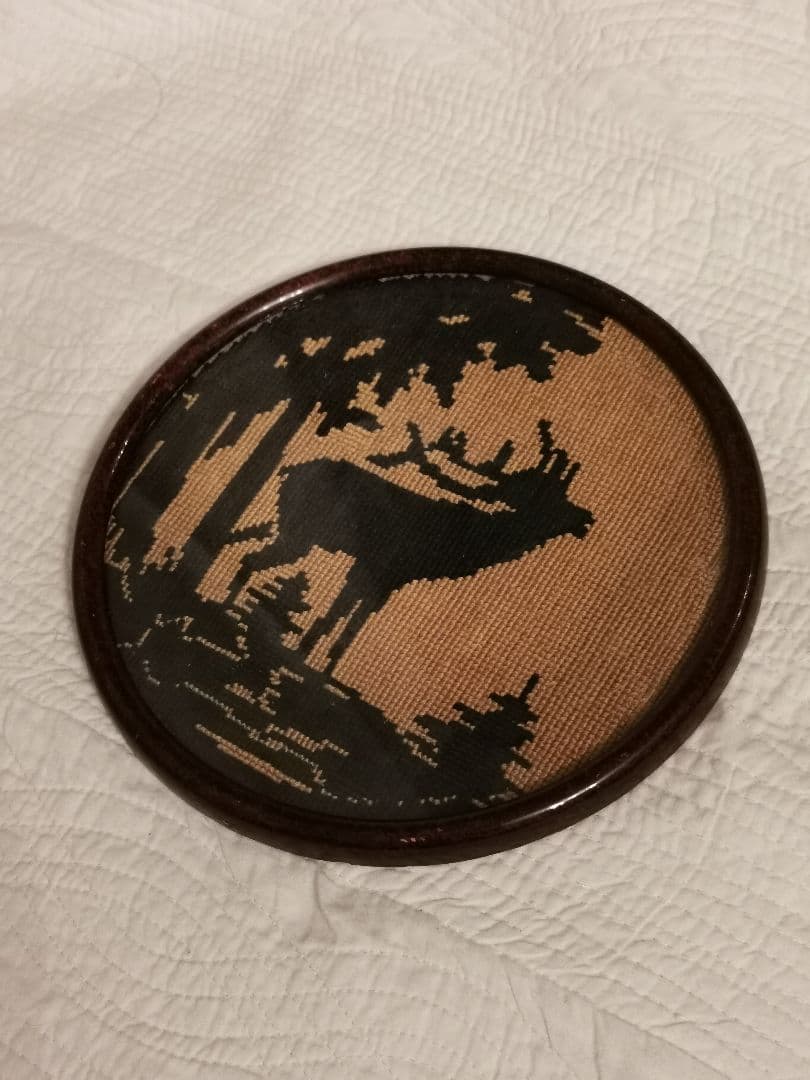 アンティーク ツヴィスト刺繍 樅の森林とトナカイ マホガニー/ウォールナット額