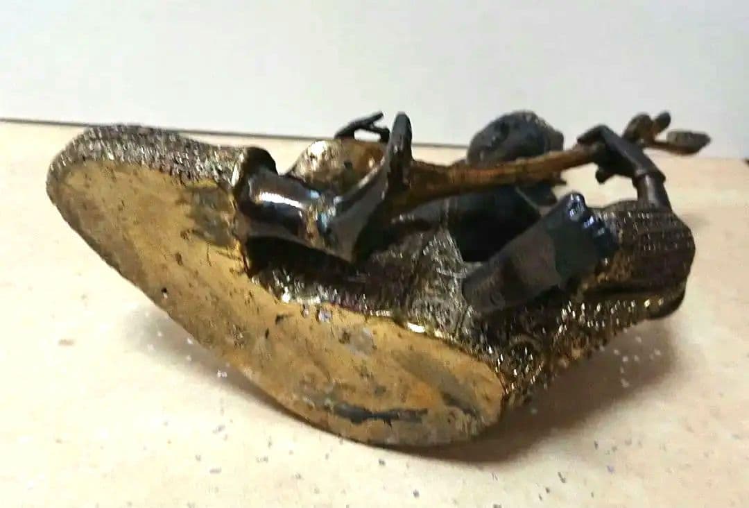 密教法具を持つチベット仏像