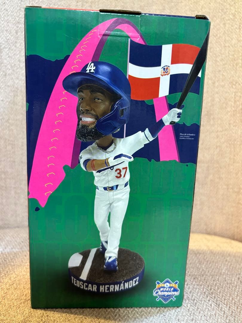 新品・未開封　★ドジャース ボブルヘッド #37 テオスカー・ヘルナンデス