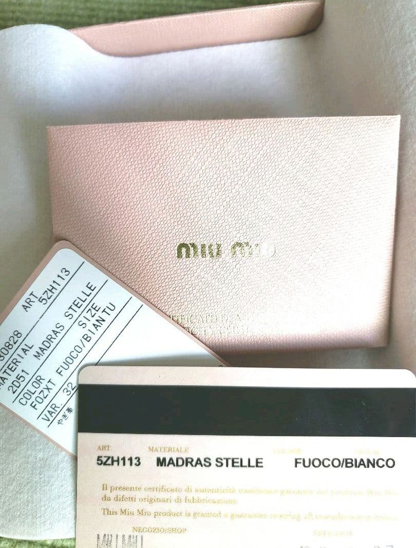 MIUMIU　IPHONE11　PRO用　カバーケース　星　ミュウミュウ新品