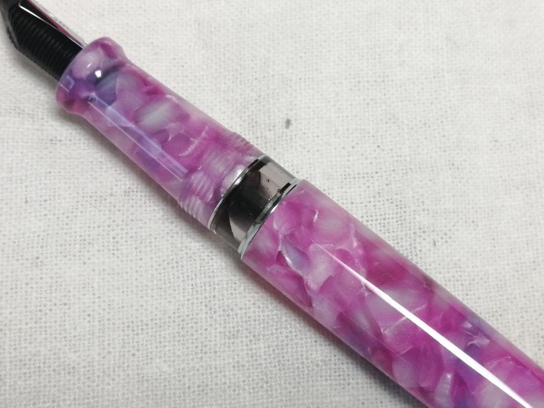 限定品　アウロラ AURORA 万年筆 カレイドスコーピオ ルーチェローザ