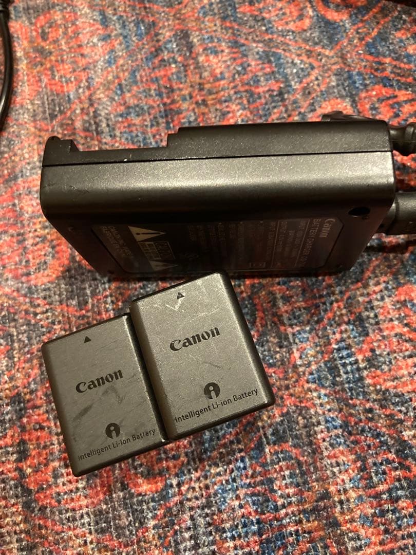 キャノン Canon iVIS HF M51 ビデオカメラ 付属品多数おまけ付！