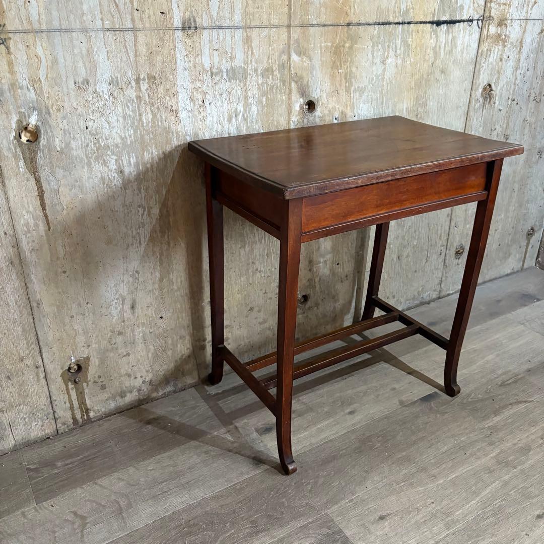 イギリス　ヴィンテージ　サイドテーブル　コーヒーテーブル　無垢材　花台