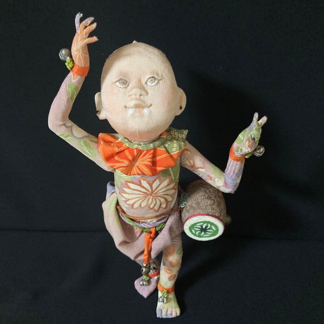 紙粘土に縮緬を貼った創作人形