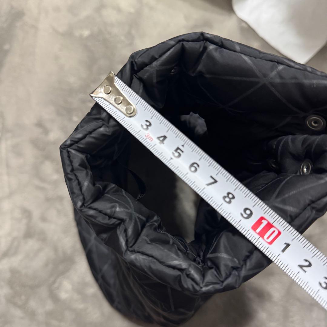 プラダ　ダウンジャケット 犬用 ペットダウン prada 黒 トライアングル