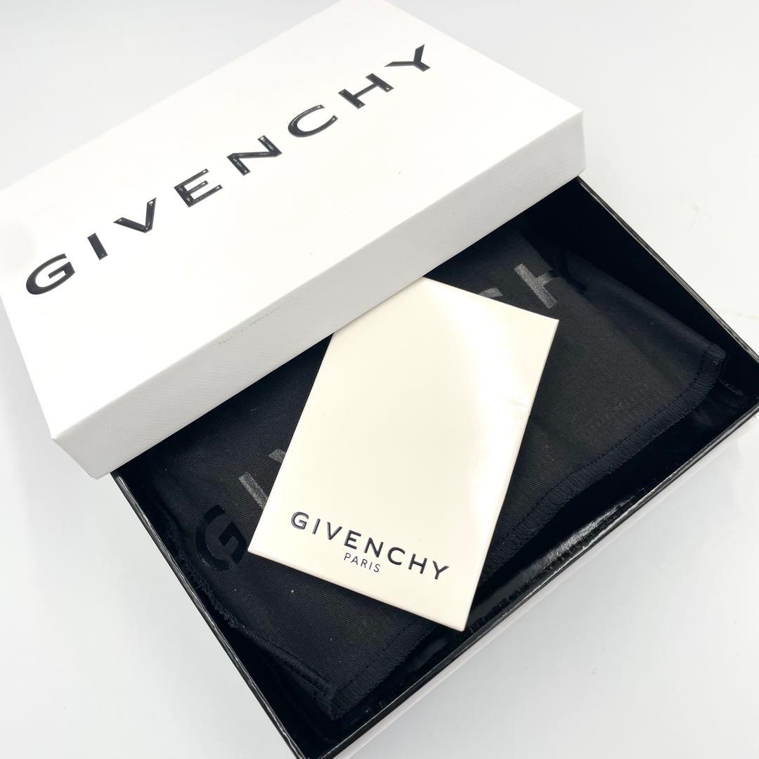 未使用★GIVENCHY キルティング　2G 二つ折り財布　レザー　ブルー系