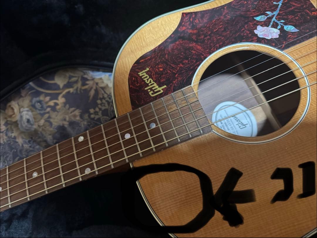 ZED。Gibson J-45 Studio Walnut ナチュラル