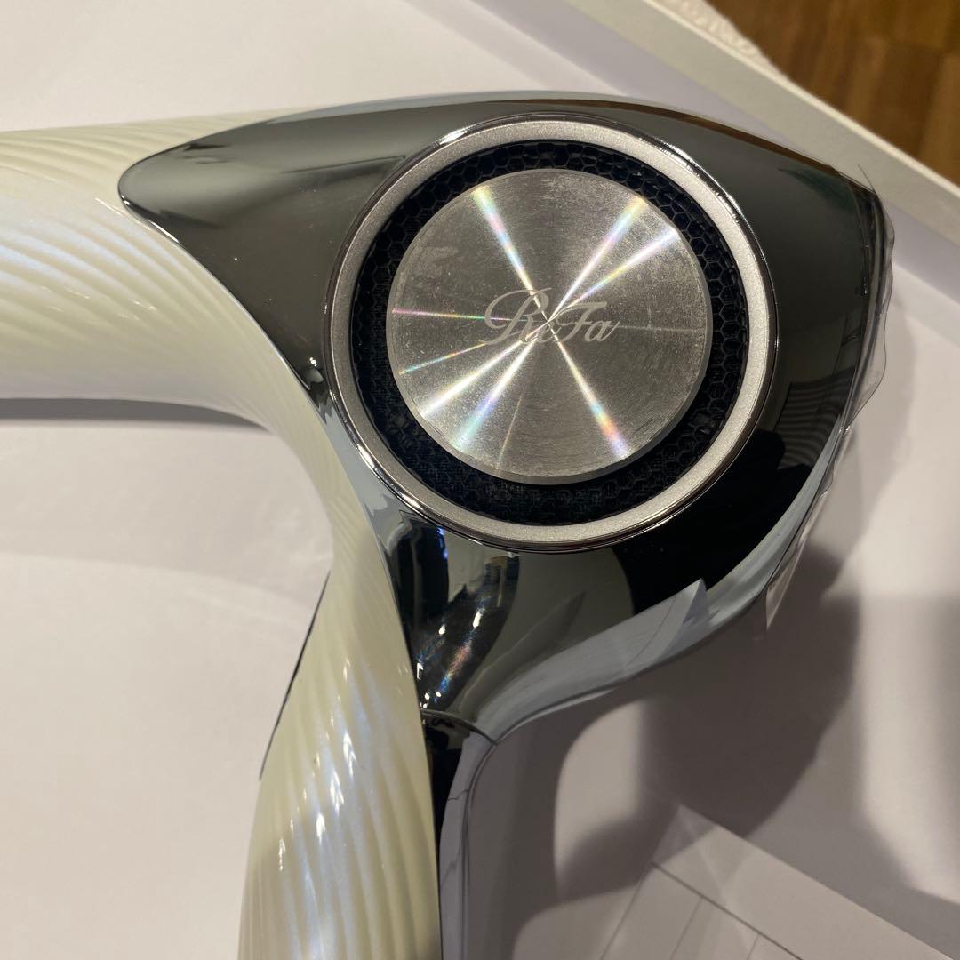 【値下げ】2023年製リファ ビューティック ドライヤー　中古品