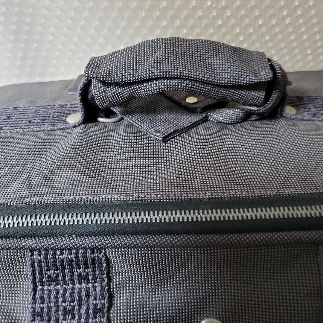 ダークグレー キャリーケース