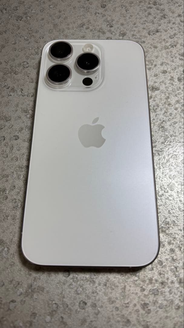 t*4様 iPhone15Pro 128GB 透明ケース付き