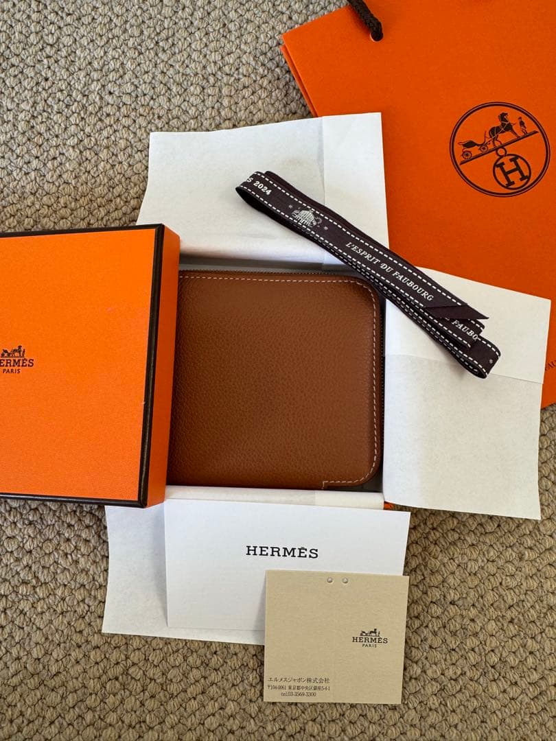 HERMES シルクイコンパクト ゴールド（茶色）