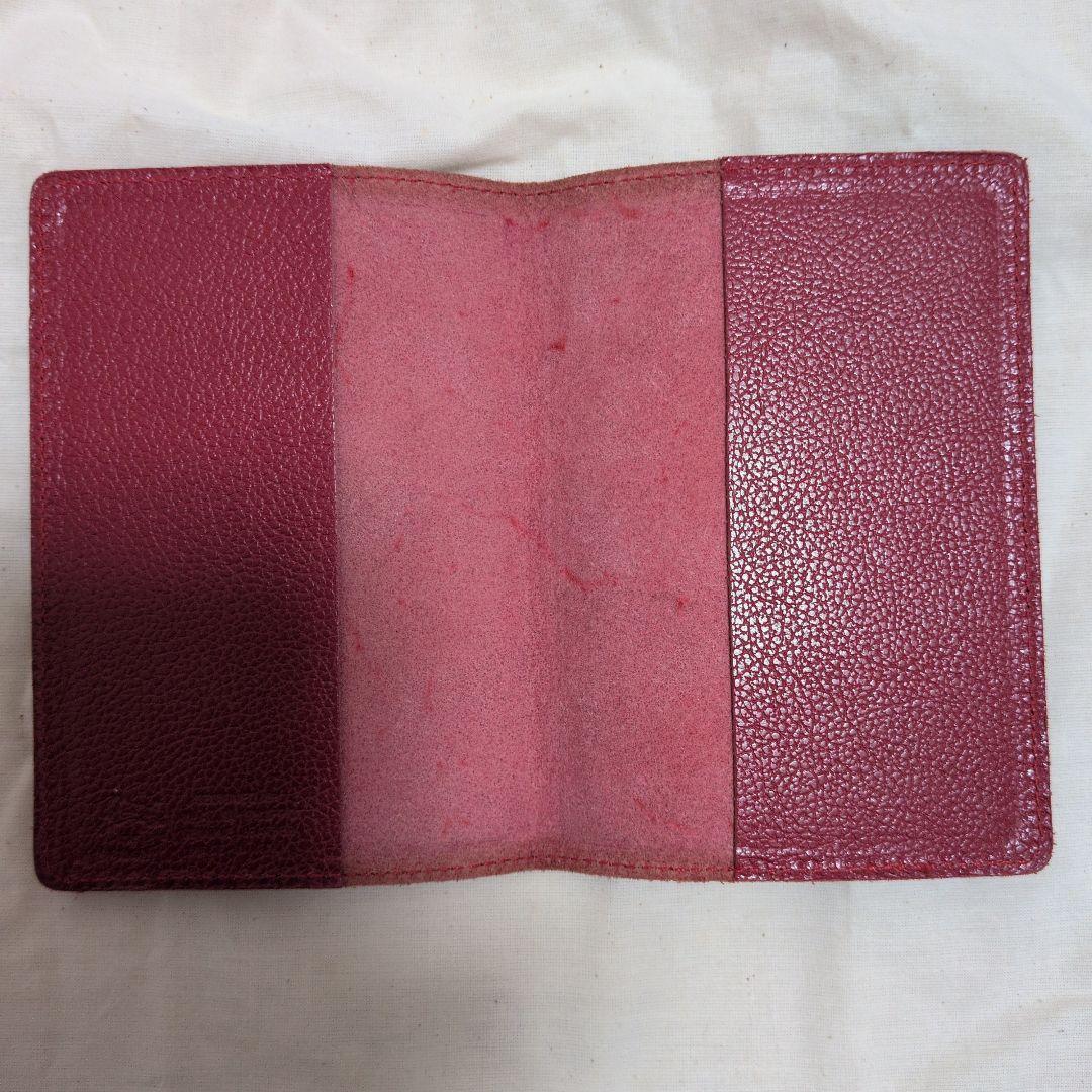 イルビゾンテ パスポートケース　レッド