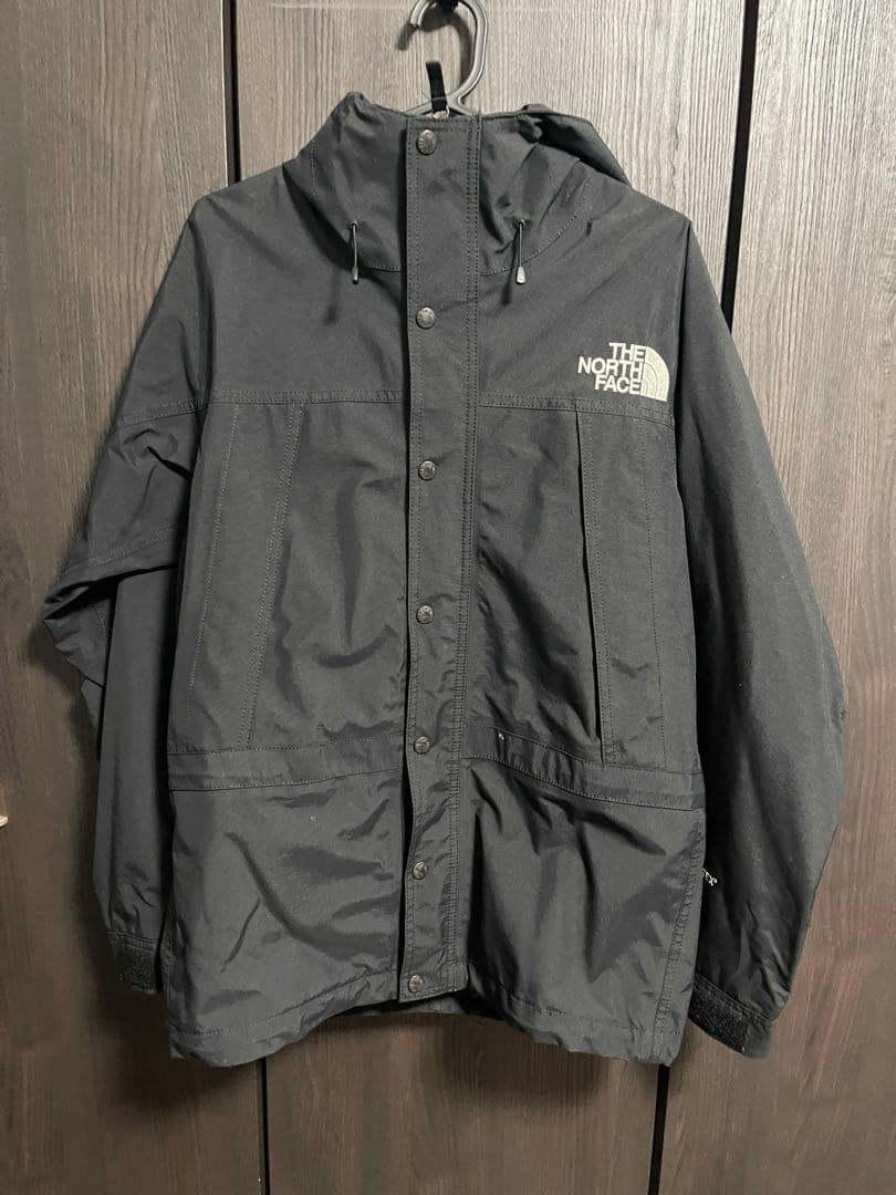 【希少】ザノースフェイス　マウンテンライトジャケット　黒　刺繍　np11834