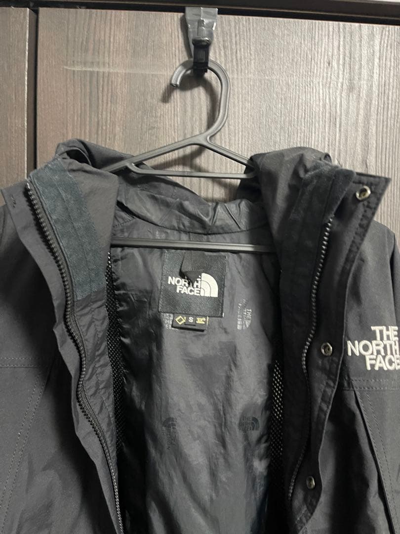 【希少】ザノースフェイス　マウンテンライトジャケット　黒　刺繍　np11834