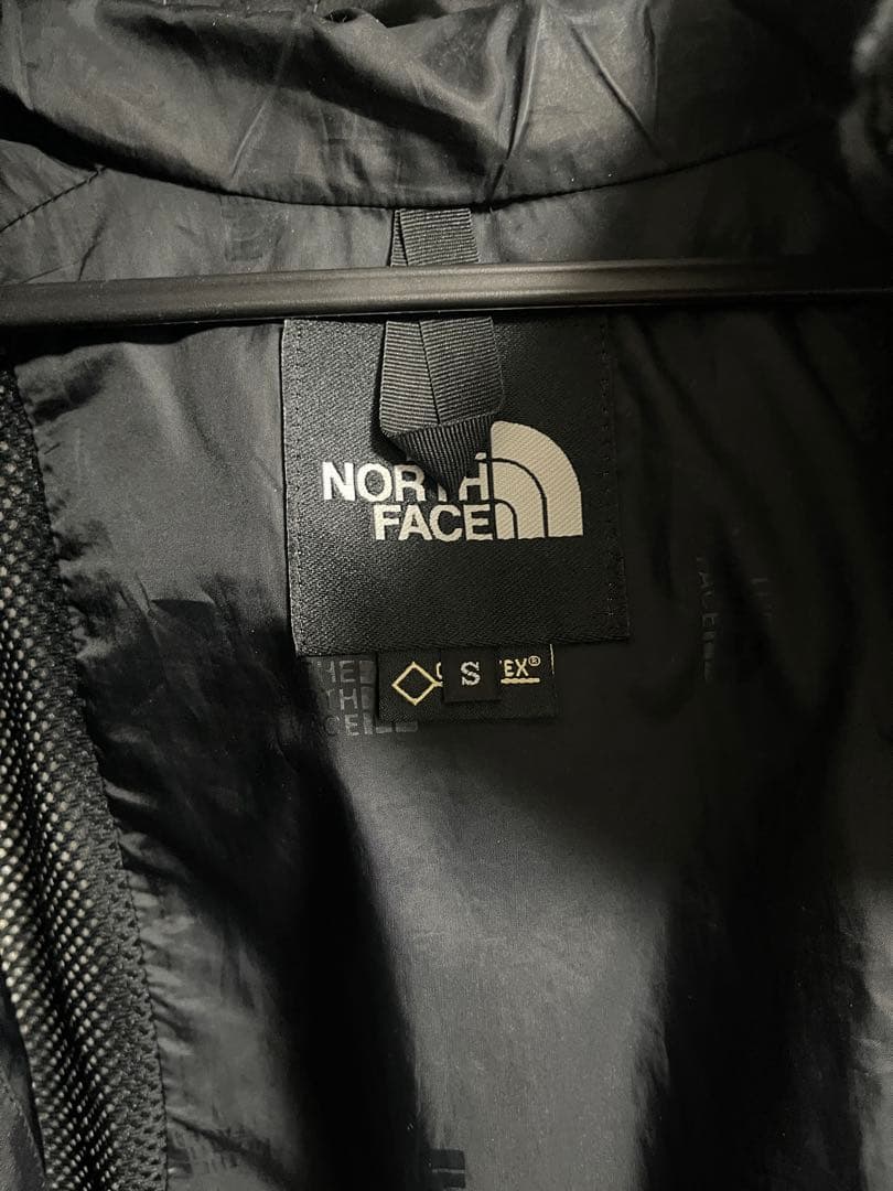 【希少】ザノースフェイス　マウンテンライトジャケット　黒　刺繍　np11834