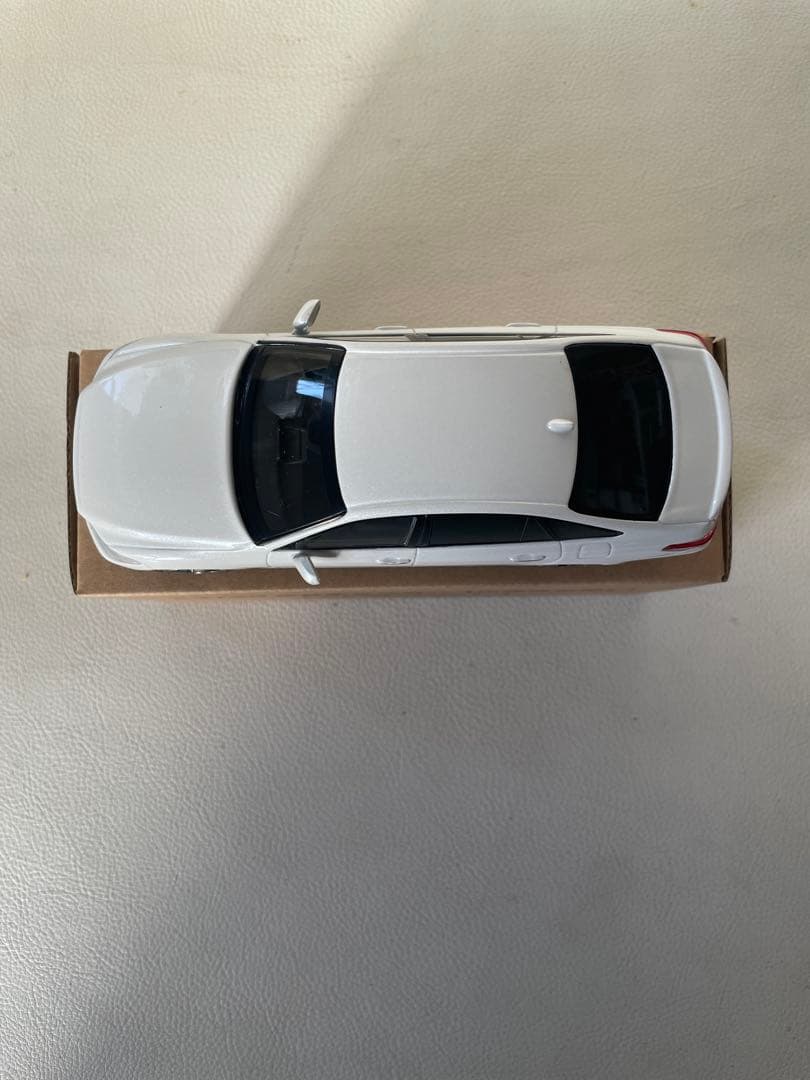 トヨタ クラウン RS Advance ① 090 プレシャスホワイトパール