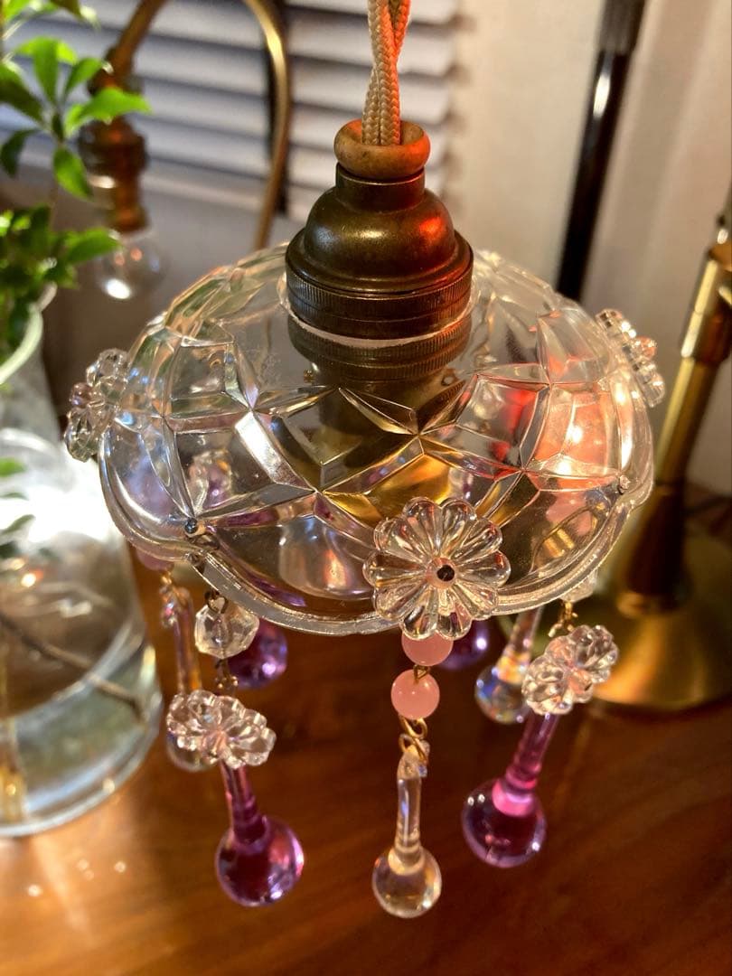 シャンデリア　1920年　フランス（紫と虹）アンティーク　オパールセント