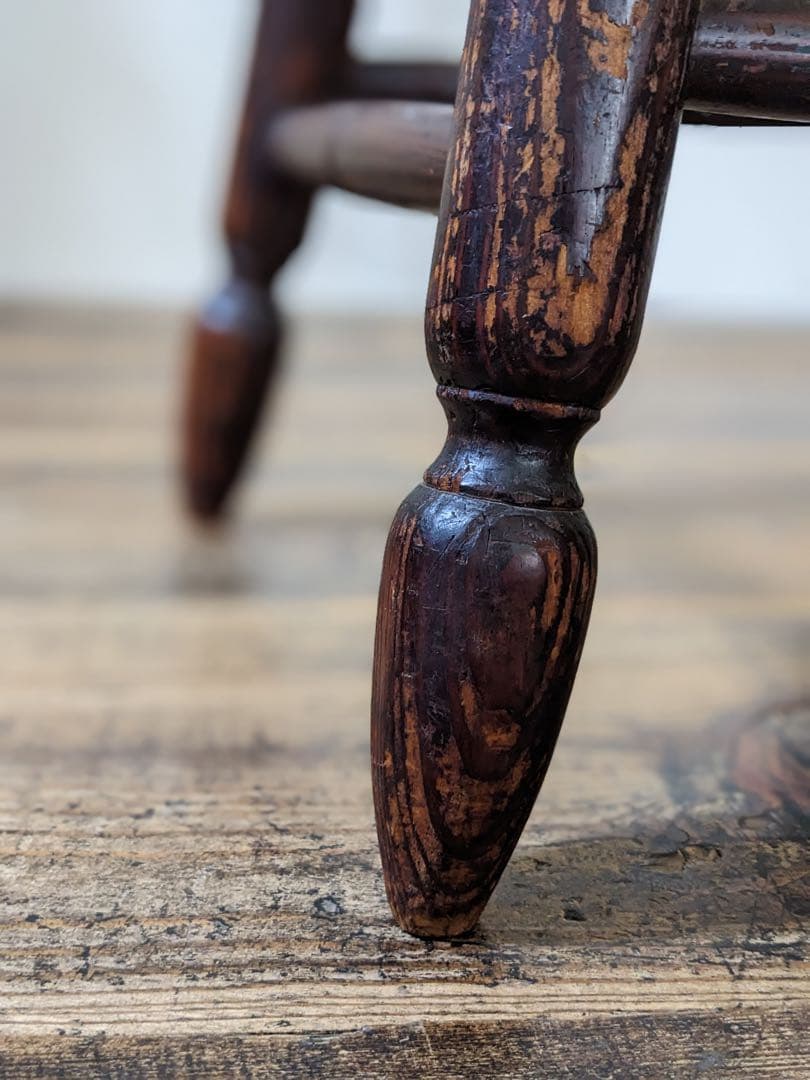 上品な丸椅子　スツール　ヴィンテージ　椅子