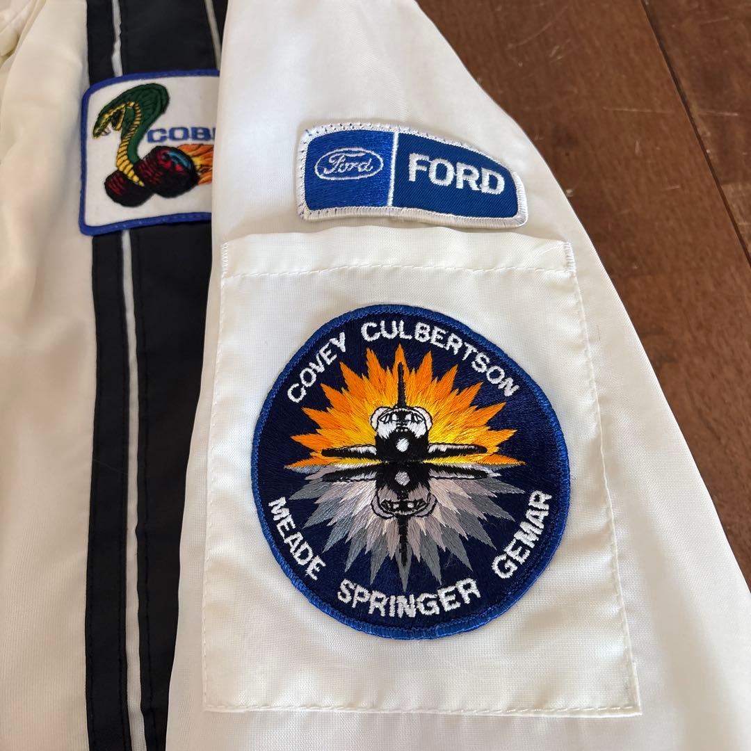 レーシングコブラ刺繍パッチ付きホワイトジャンパー