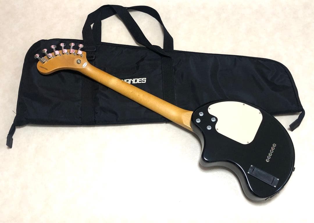 【超美品】ZO-3 ブラック アンプ内蔵ミニギター 専用ケース付き！！