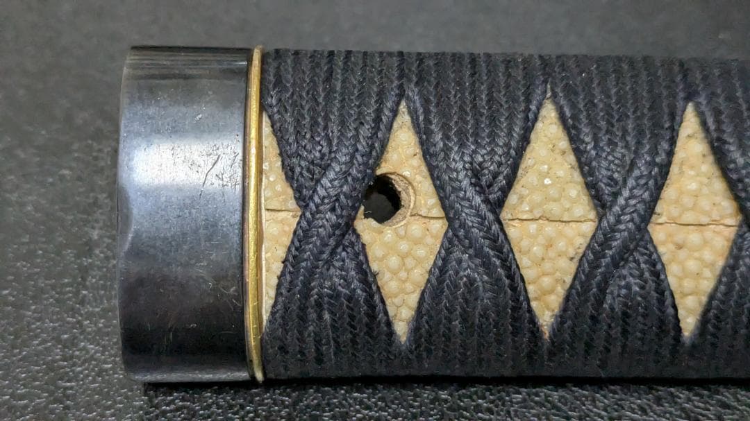 ス*ン様 日本刀、居合刀、脇差、拵え 江戸兎 ウサギ 目貫 の正絹黒色 柄前長１