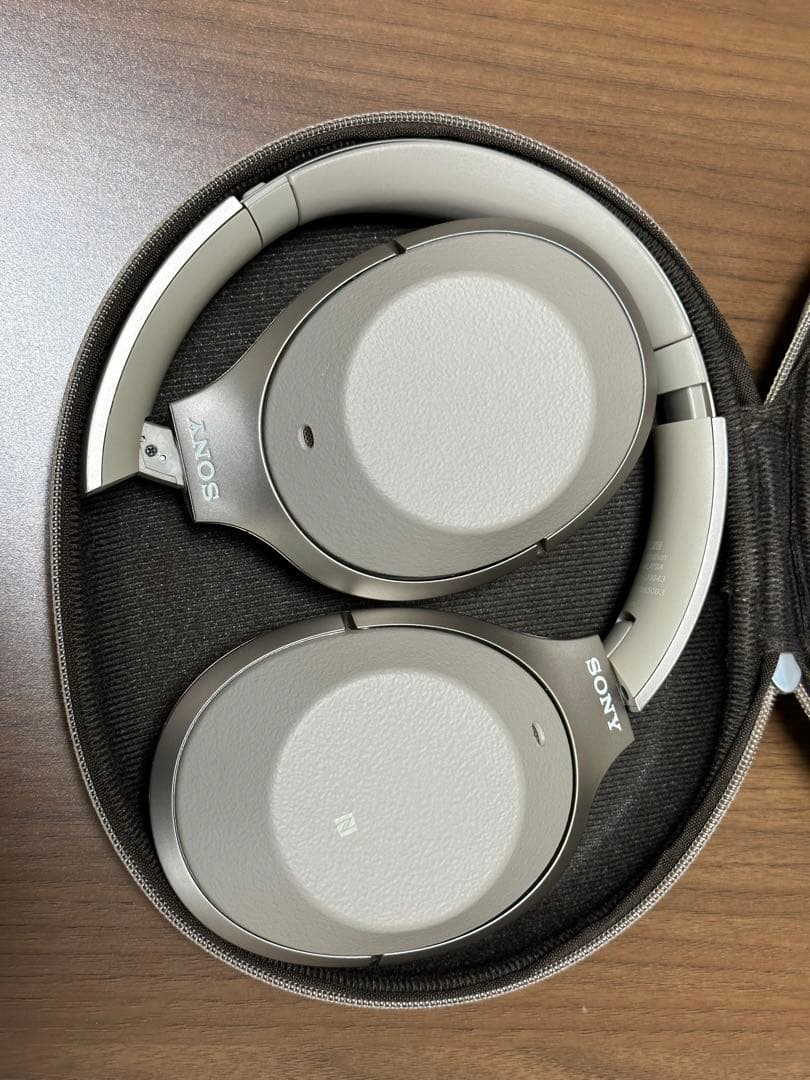 SONY ソニー WH-1000XM2 ノイズキャンセリングヘッドフォン　美品
