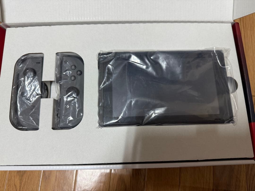 T*D様 美品　Switch 本体