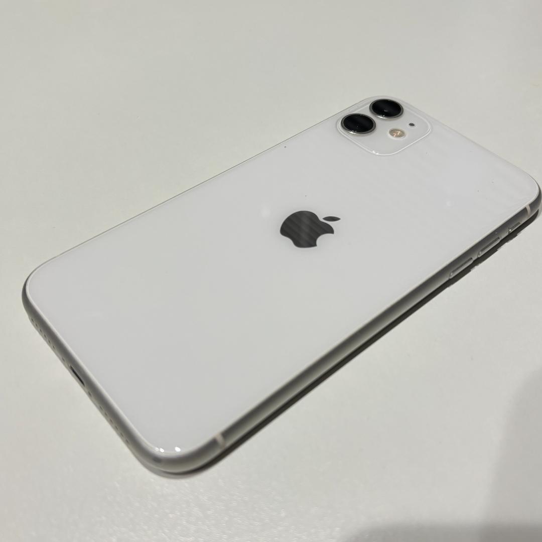 Apple iPhone 11 ホワイト 本体　125GB