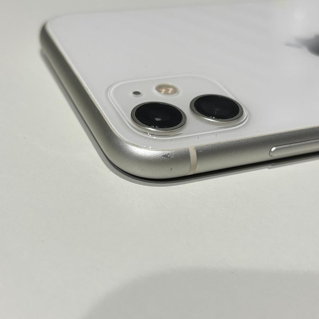 Apple iPhone 11 ホワイト 本体　125GB