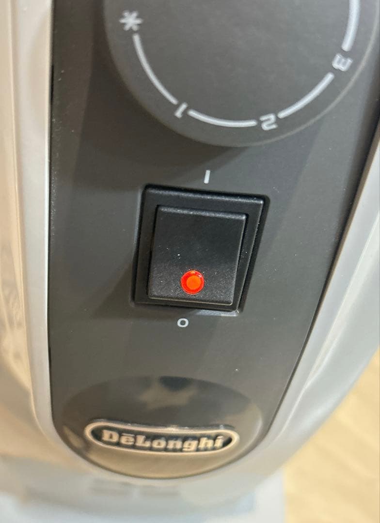 【美品】 デロンギ オイルヒーター RHJ01A0505-DW 500W 小型