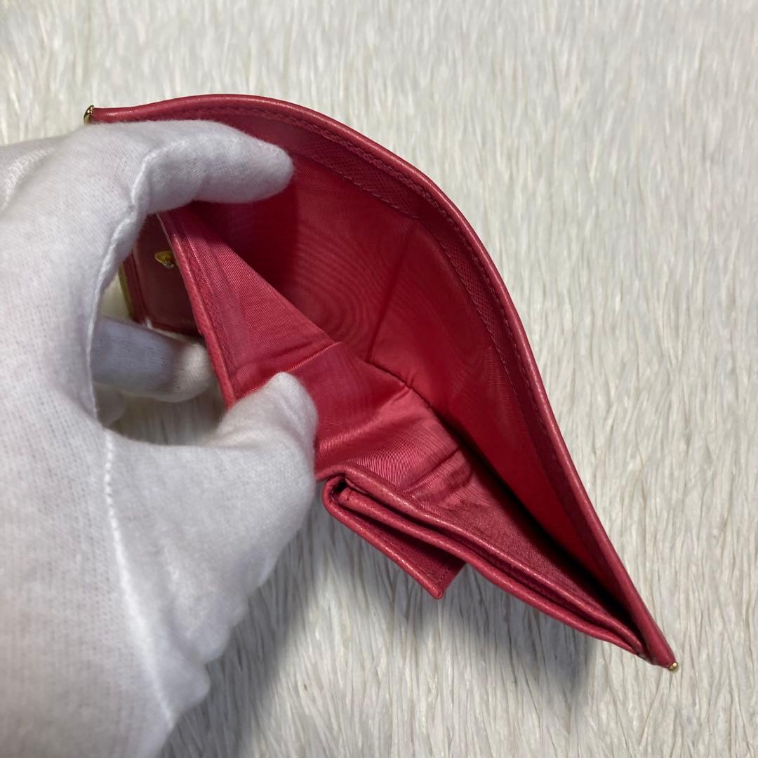 週末限定特価美品　PRADA プラダ　二つ折り　財布　コンパクト　ミニ　ピンク