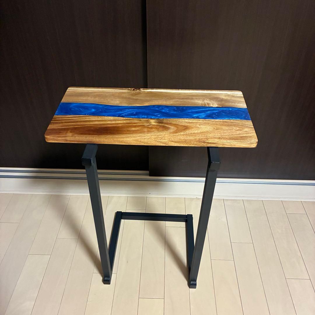 レジンテーブル　サイドテーブル　青レジン