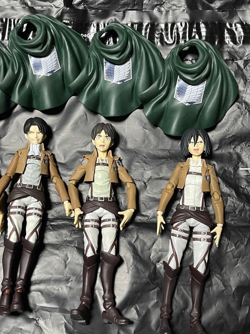 進撃の巨人 figma リヴァイ　エレン　ミカサ アルミン　フィギュア　セット