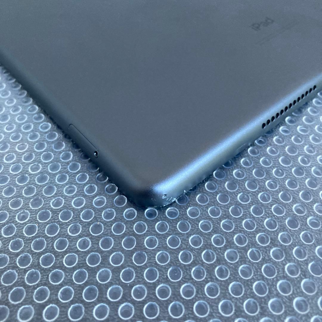 3602【早い者勝ち】電池良好☆iPad8 第8世代 32GB SIMフリー☆